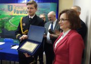 Podziękowanie dla bohaterskiego oficera. 